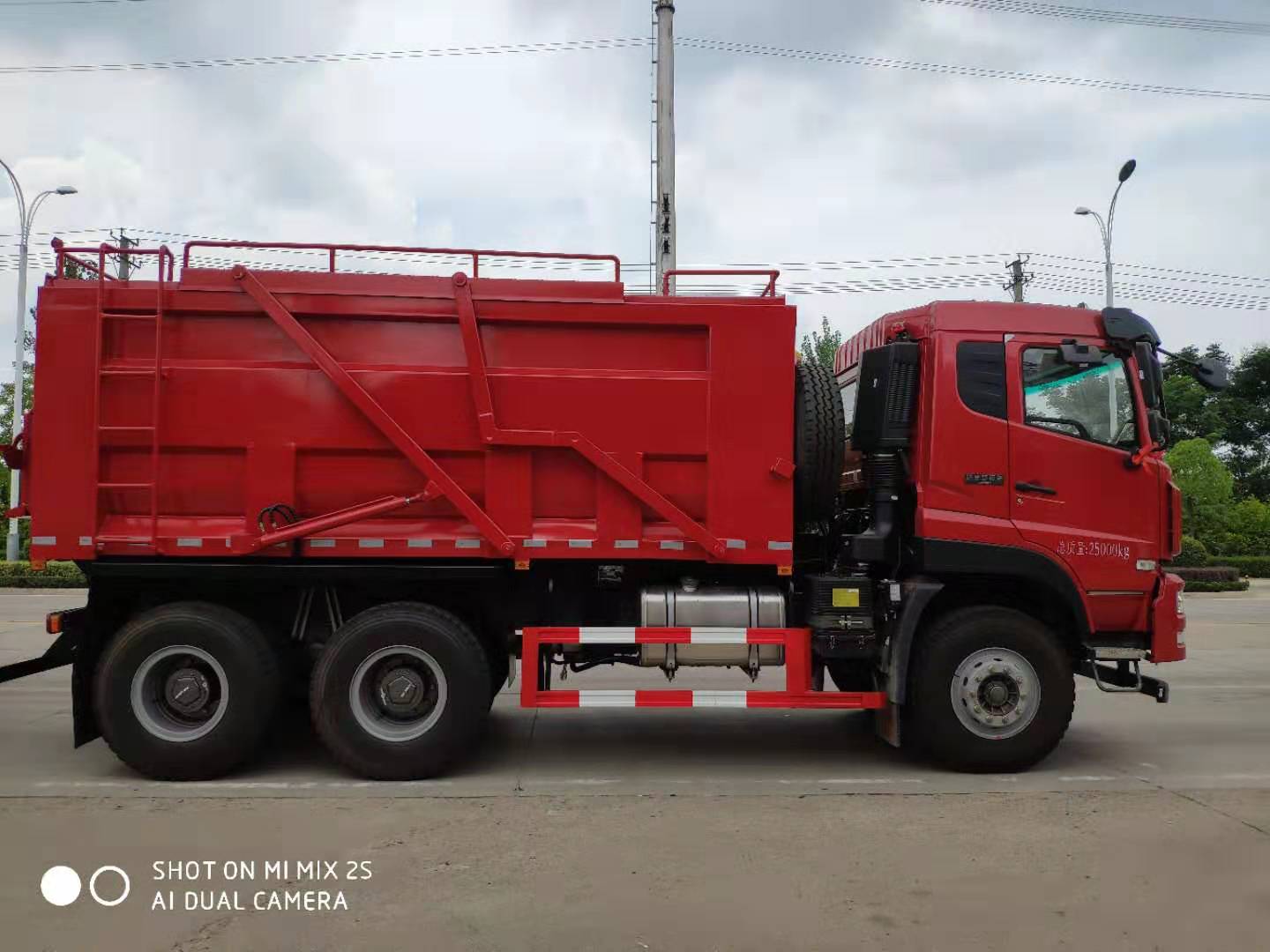 驕陽(yáng)似火、成龍威再創(chuàng)輝煌